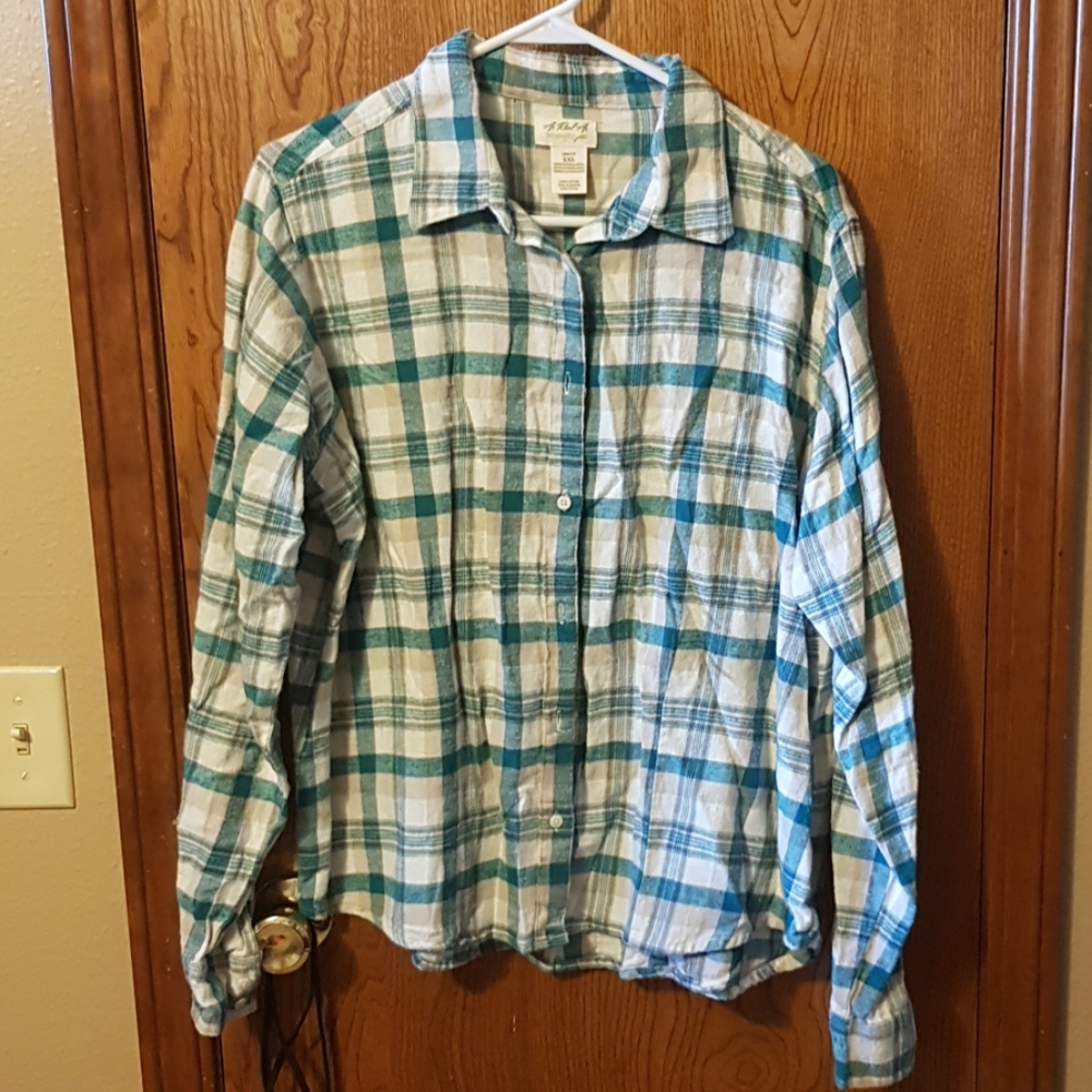 Wrangler button down shirt
